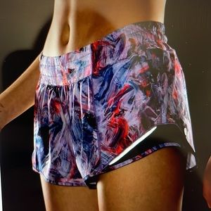 Lululemon Hotty Hot 2.5” shorts atmospheric purple